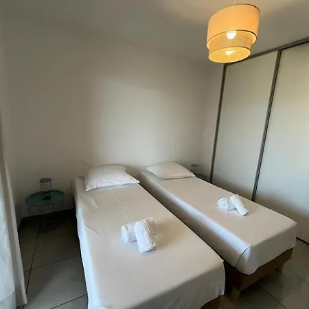 Equipe Et Vue Sur La * 프로프리아노